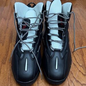 Reebok Men's Black and White Composite Toe